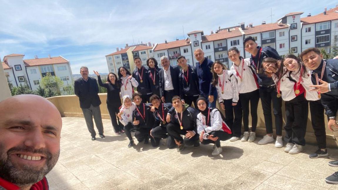 Nevşehir 15 Temmuz Şehitleri Anadolu Lisesi, Başarılı Sporcularını Ödüllendirerek Sportif Başarılarına Değer Verdi